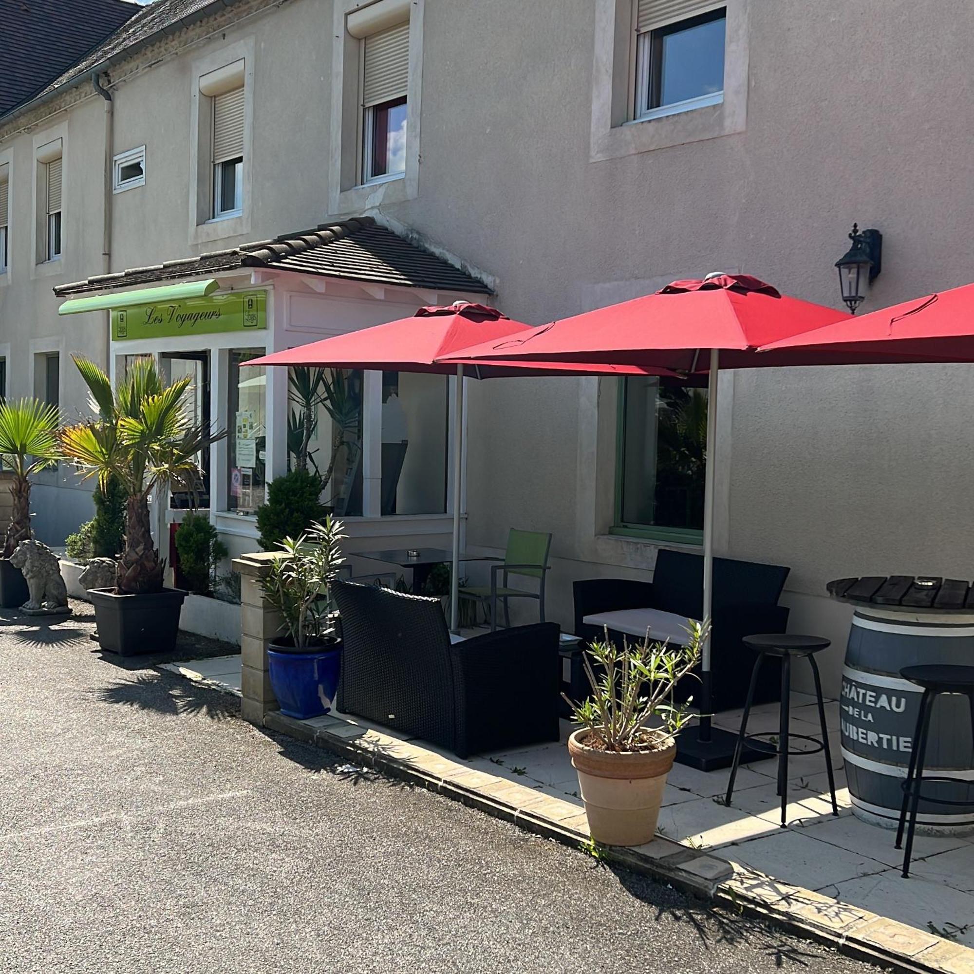 Logis Hotel-Restaurant Les Voyageurs La Coquille Kültér fotó