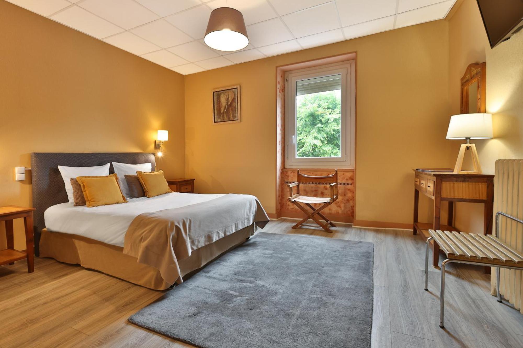 Logis Hotel-Restaurant Les Voyageurs La Coquille Kültér fotó
