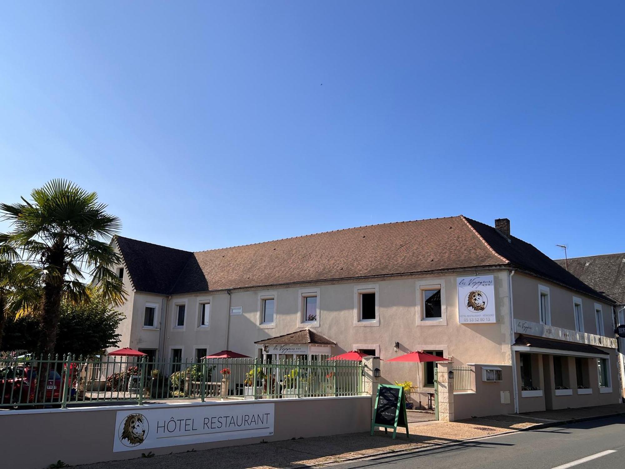 Logis Hotel-Restaurant Les Voyageurs La Coquille Kültér fotó